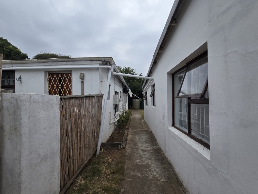 10 Bedroom Property for Sale in West Bank Eastern Cape